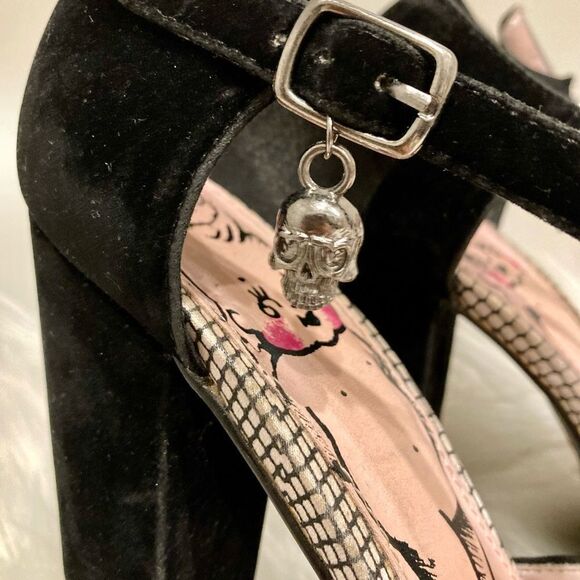 Iron Fist Caught Kewpie Killer Platform Heels - Picture 9 of 15